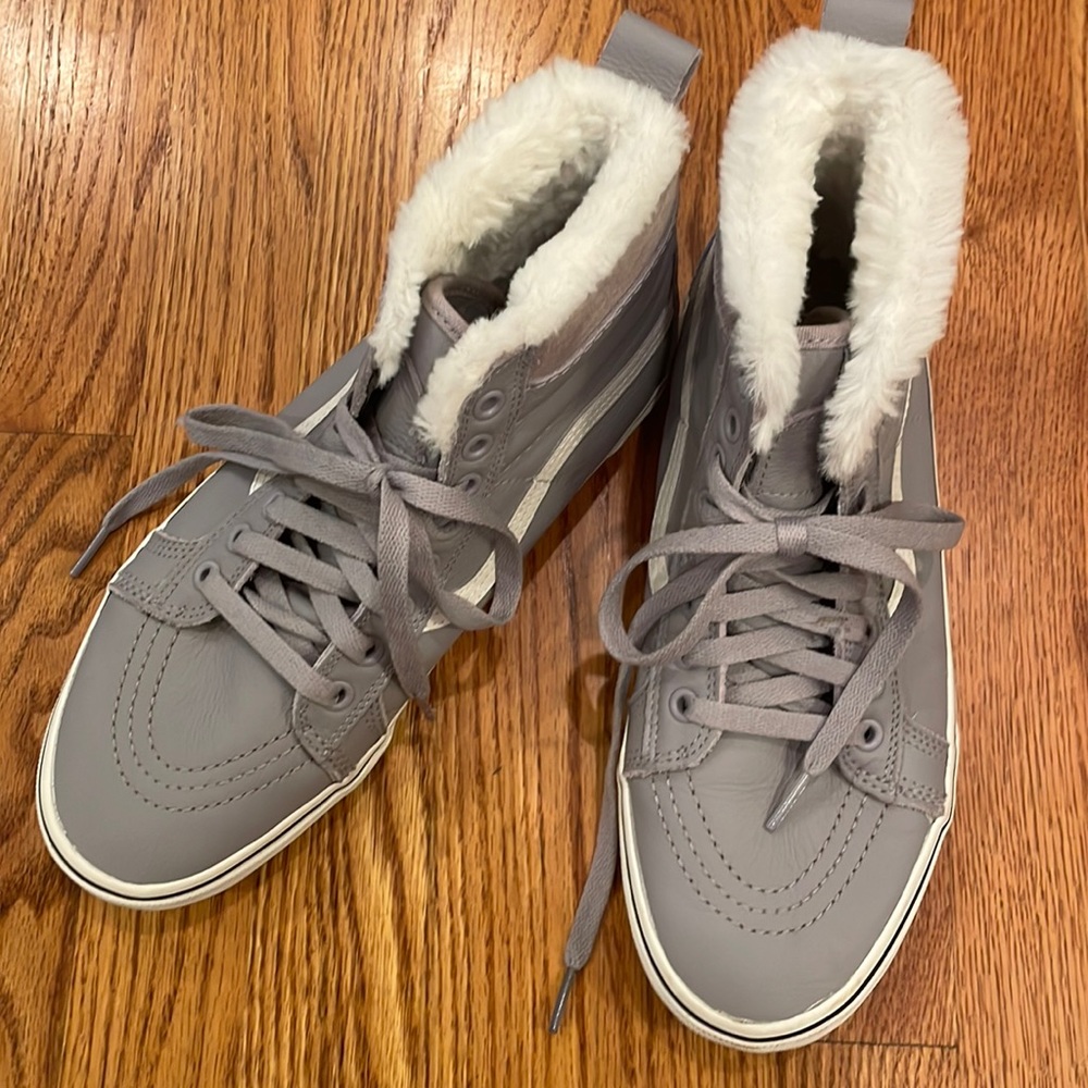 Vans Sherpa size 9.5
